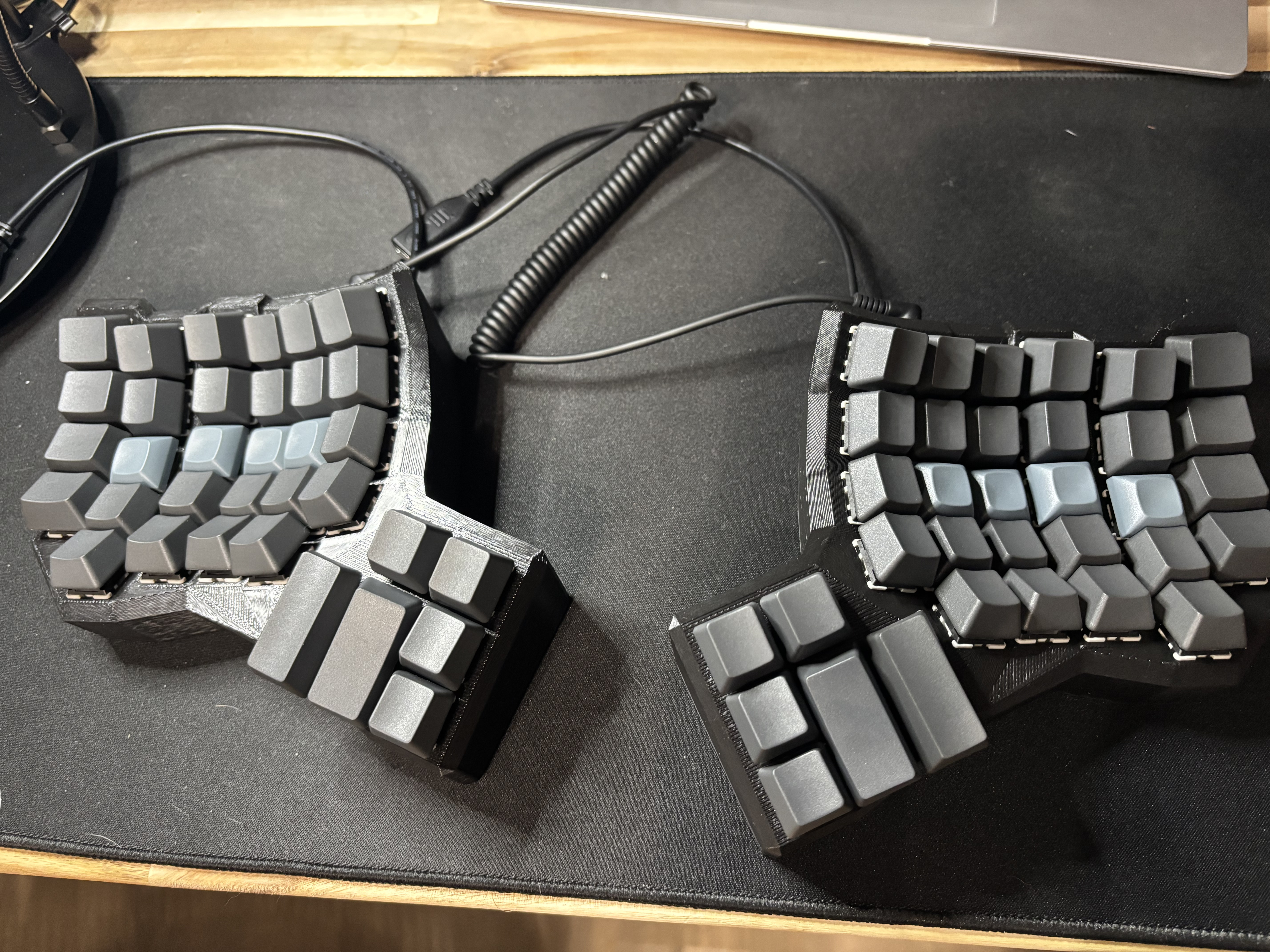 Building a custom split keyboard (Dactyl CC)